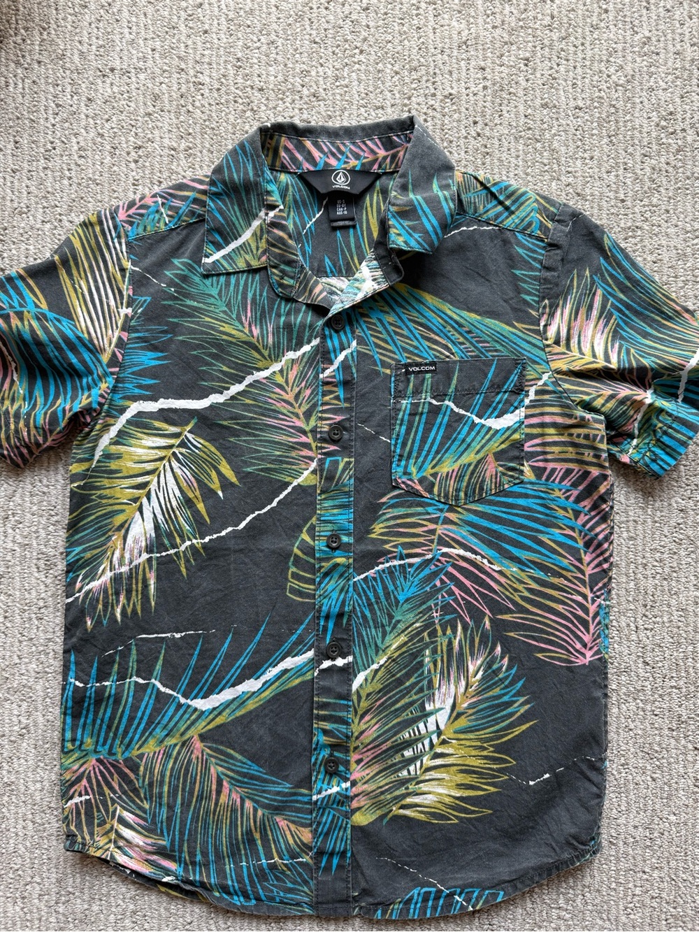 Volcom Boy’s Black Short-Sleeve Tropical Leaf Button-Down Shirt